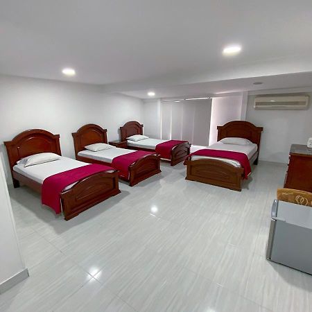 Hotel Exelsior 쿠쿠타 외부 사진