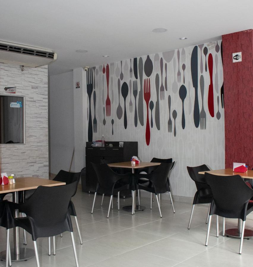 Hotel Exelsior 쿠쿠타 외부 사진