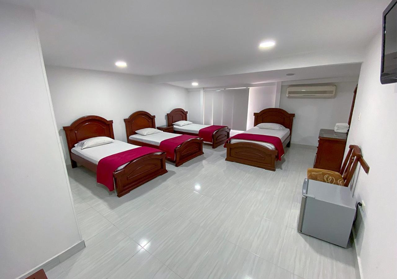 Hotel Exelsior 쿠쿠타 외부 사진