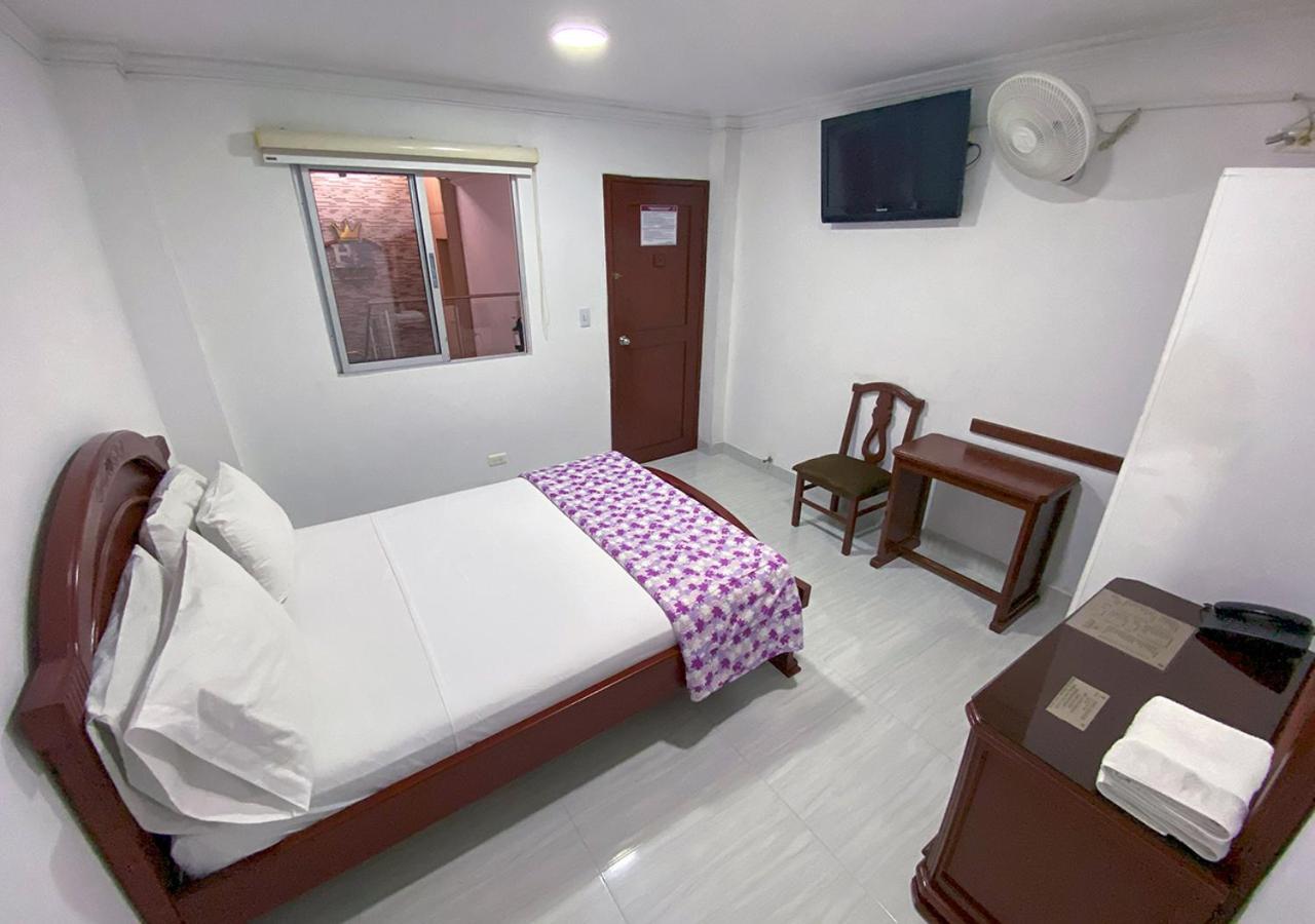 Hotel Exelsior 쿠쿠타 외부 사진