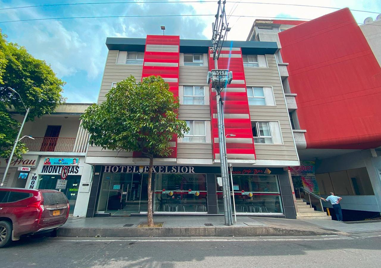 Hotel Exelsior 쿠쿠타 외부 사진