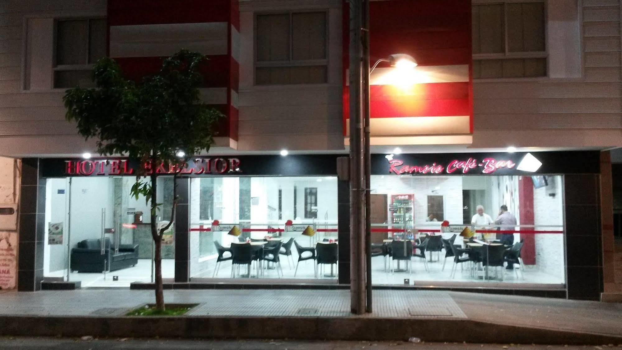 Hotel Exelsior 쿠쿠타 외부 사진